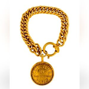 Chanel
Vintage 31 Rue Cambon Medallion Charm Bracelet
